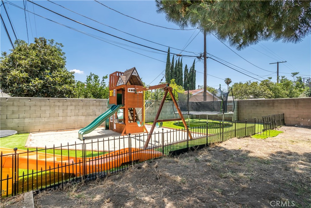14974 Paddock Street