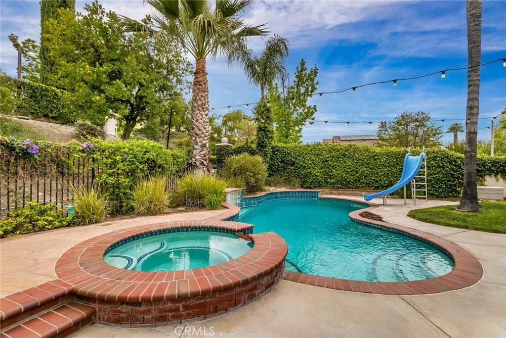 25769 Hawthorne Place