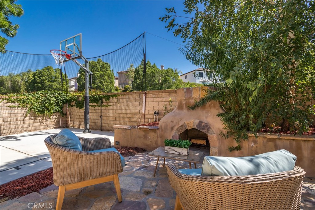 27960 Agapanthus Lane
