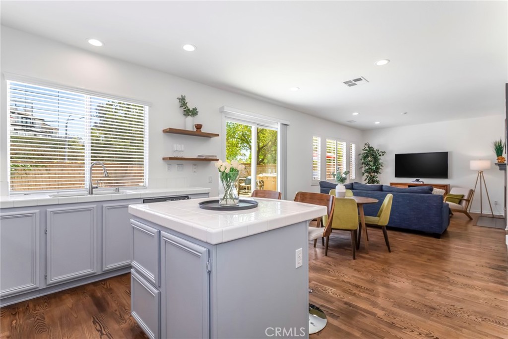 27960 Agapanthus Lane