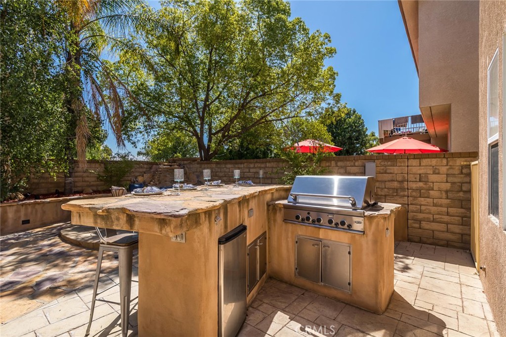 27960 Agapanthus Lane