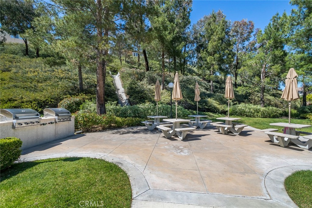 27960 Agapanthus Lane