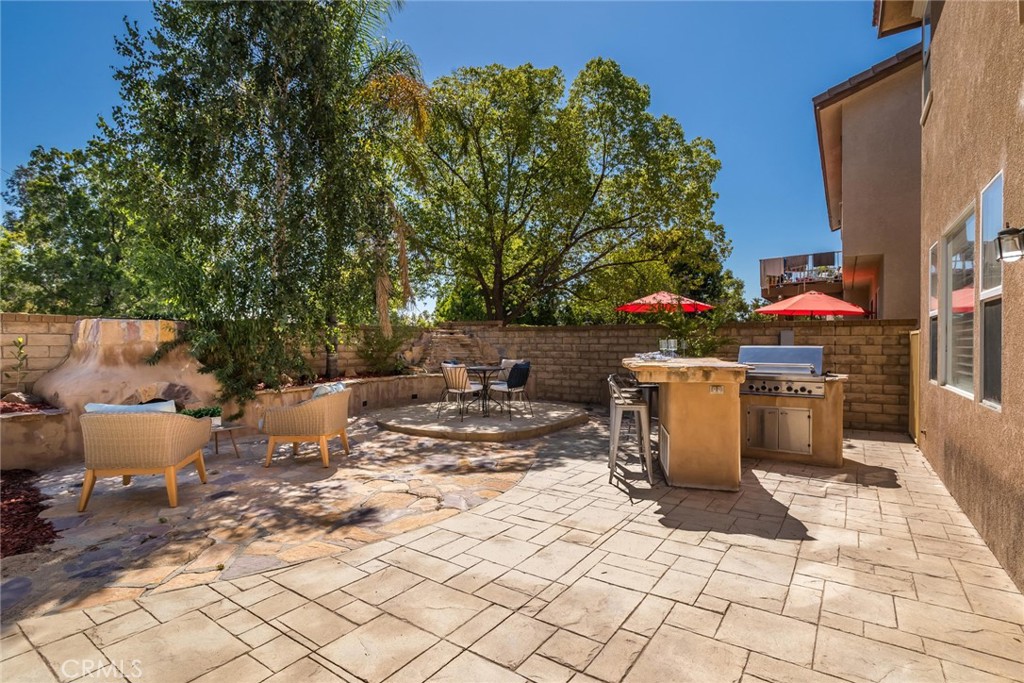 27960 Agapanthus Lane