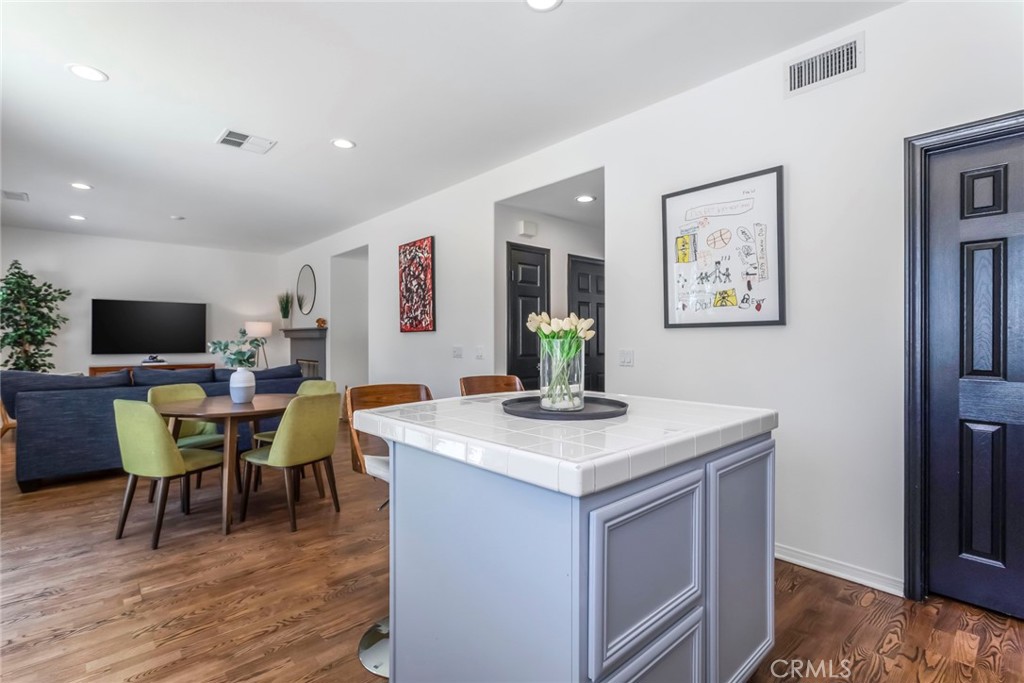 27960 Agapanthus Lane