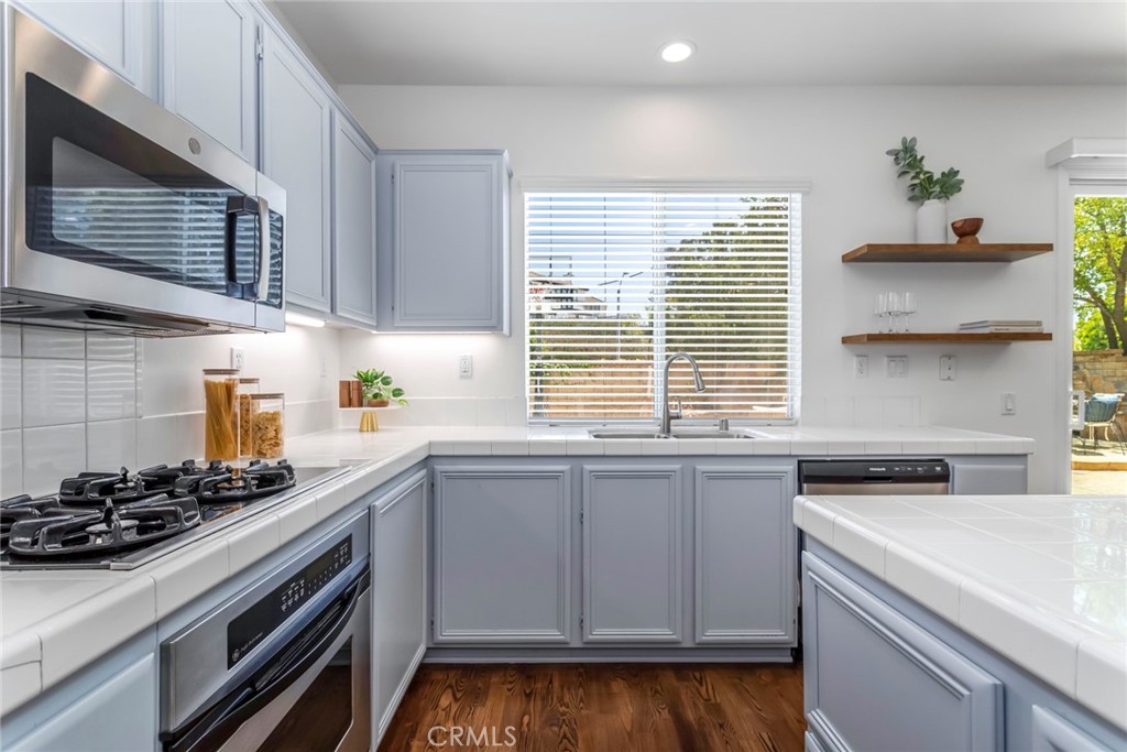 27960 Agapanthus Lane