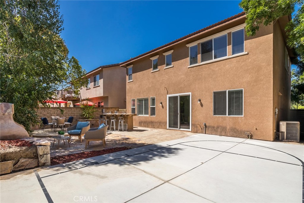 27960 Agapanthus Lane