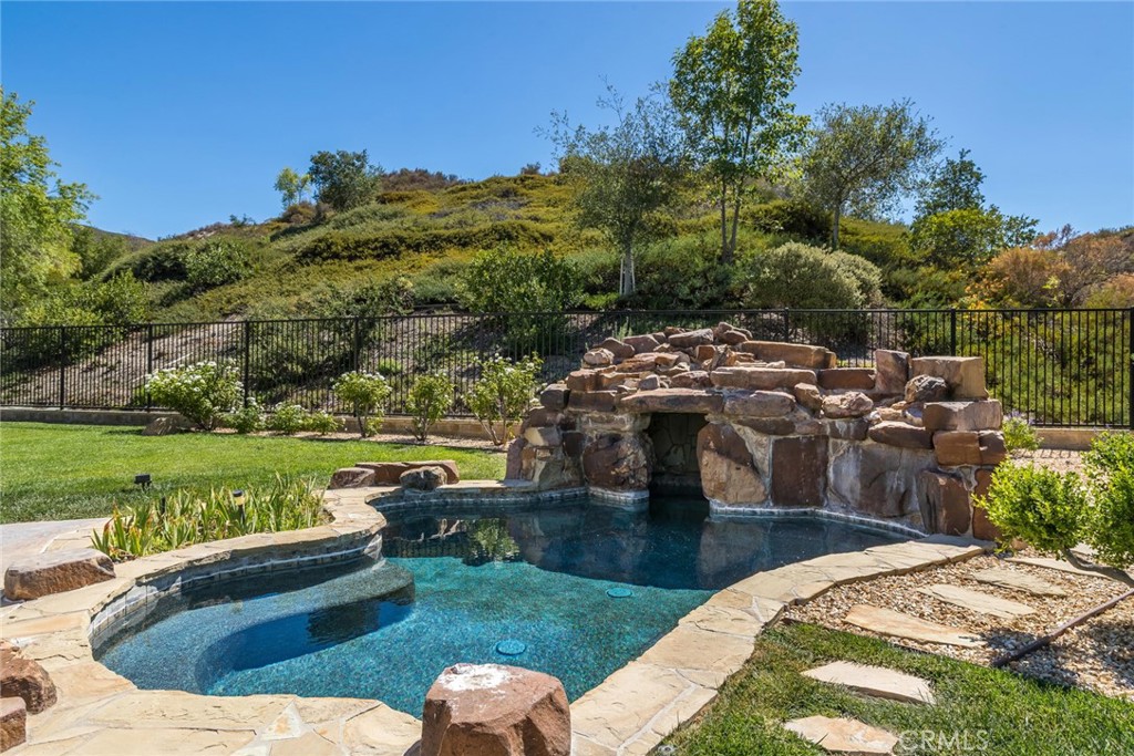 27005 Cliffie Way