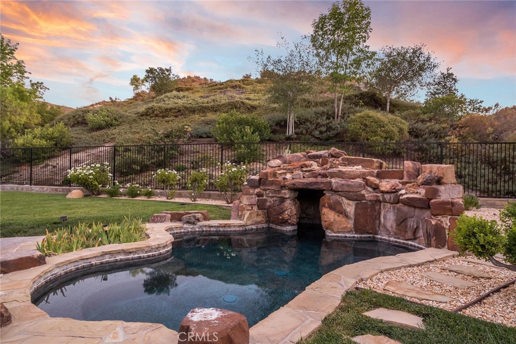 27005 Cliffie Way