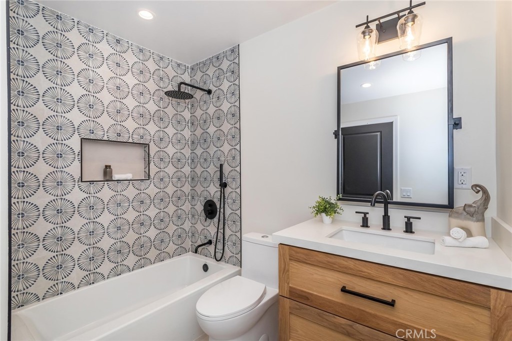 5804 Calmfield Avenue