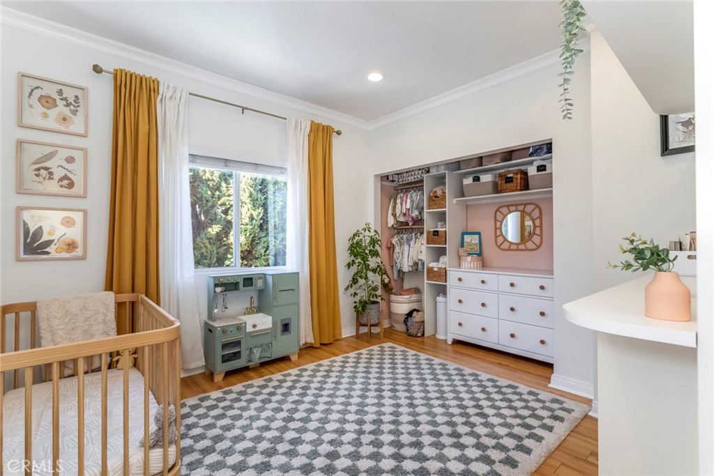 6525 Woodman Avenue 11