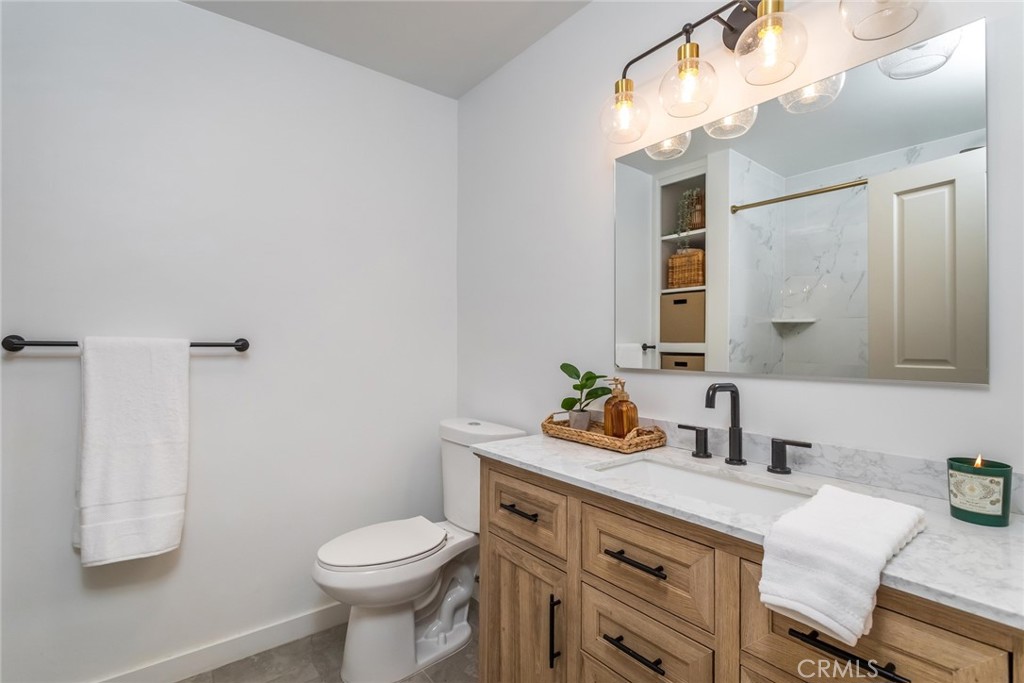 6525 Woodman Avenue 11