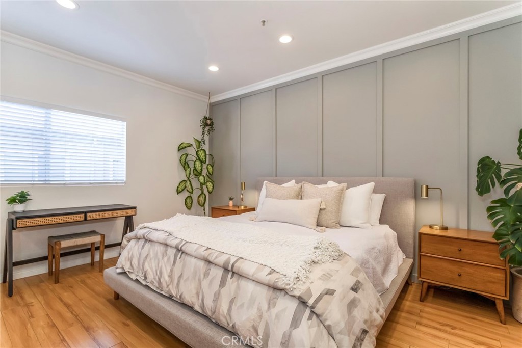 6525 Woodman Avenue 11