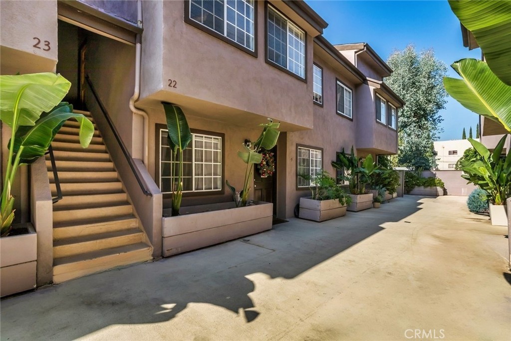 1116 E Palmer Avenue 23