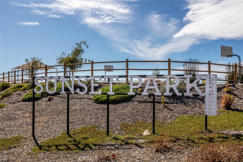 28695 Windbreak Terrace