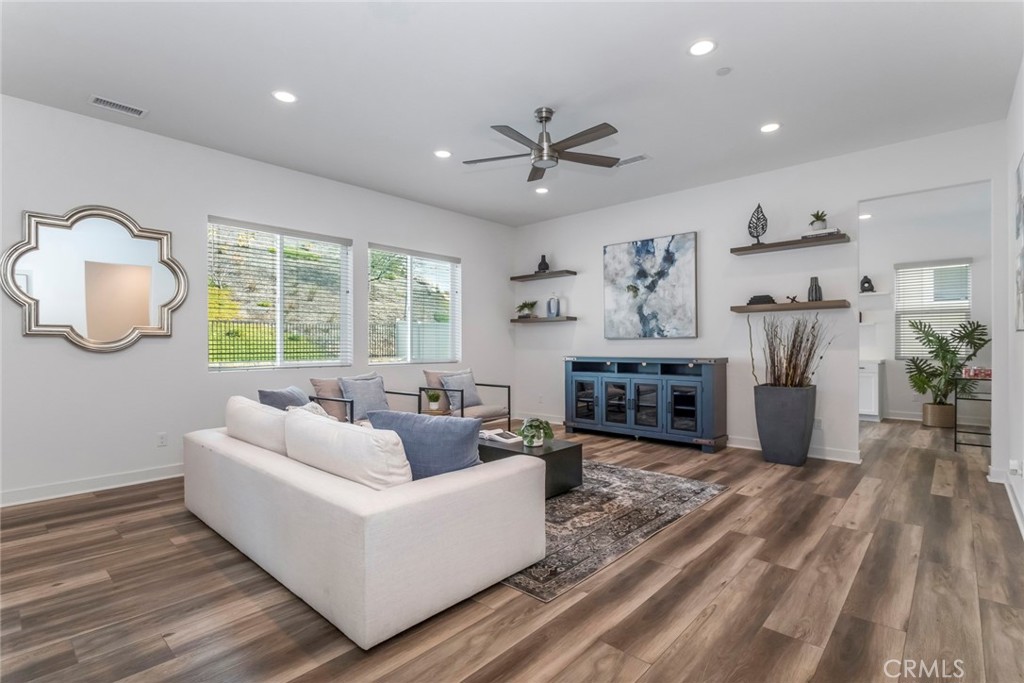 28695 Windbreak Terrace