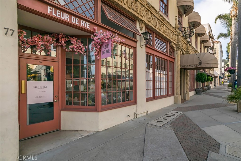 1530 E Thompson Boulevard