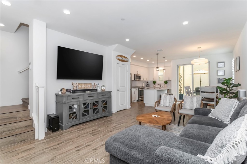 1530 E Thompson Boulevard