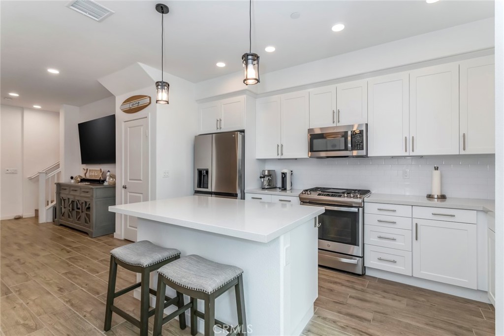 1530 E Thompson Boulevard