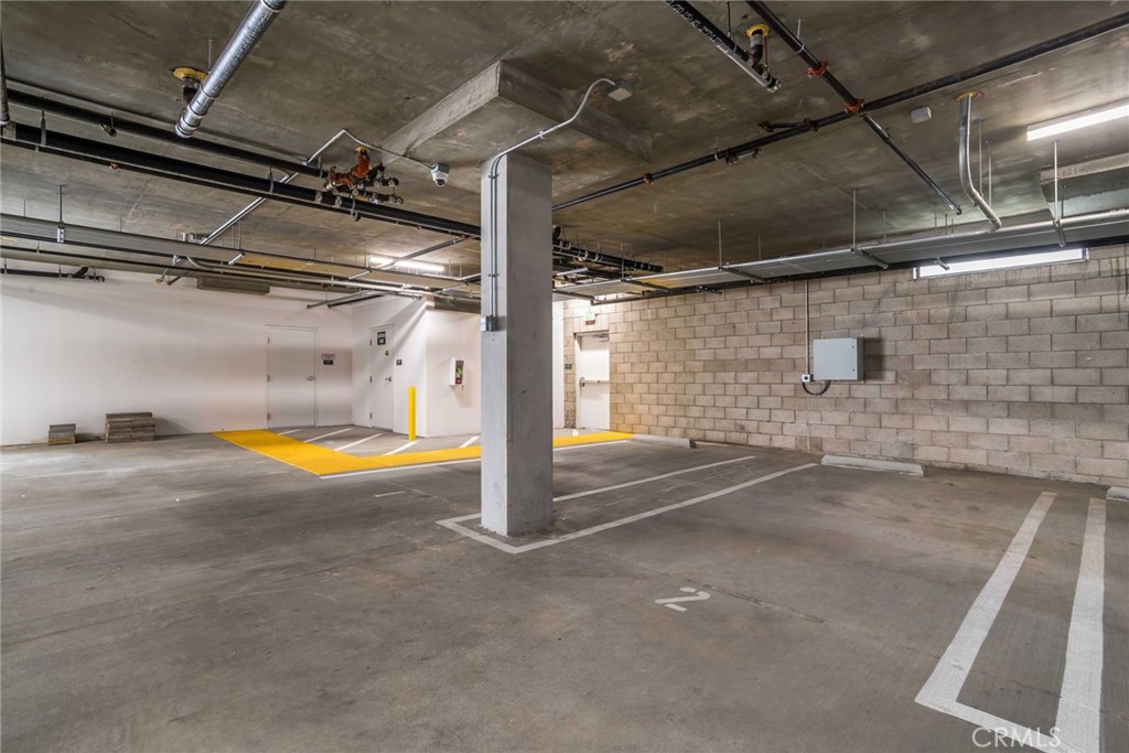 1530 E Thompson Boulevard