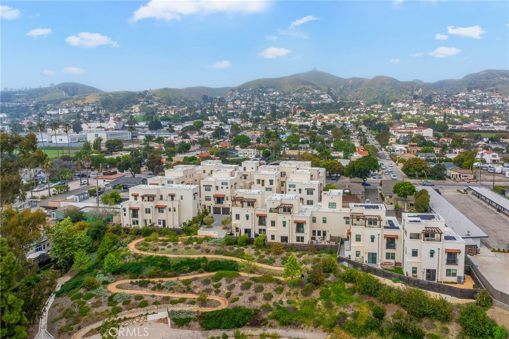 1530 E Thompson Boulevard