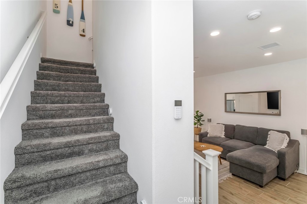 1530 E Thompson Boulevard