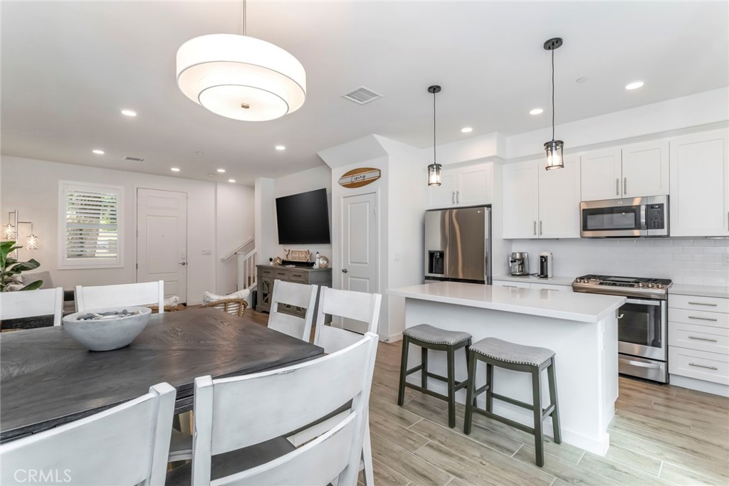 1530 E Thompson Boulevard