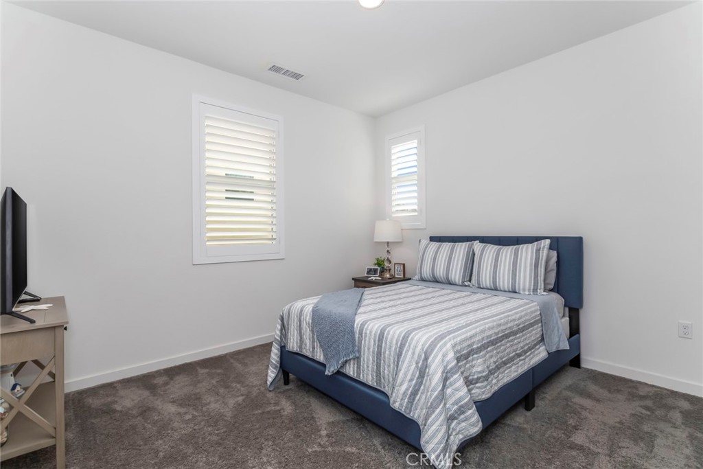 1530 E Thompson Boulevard