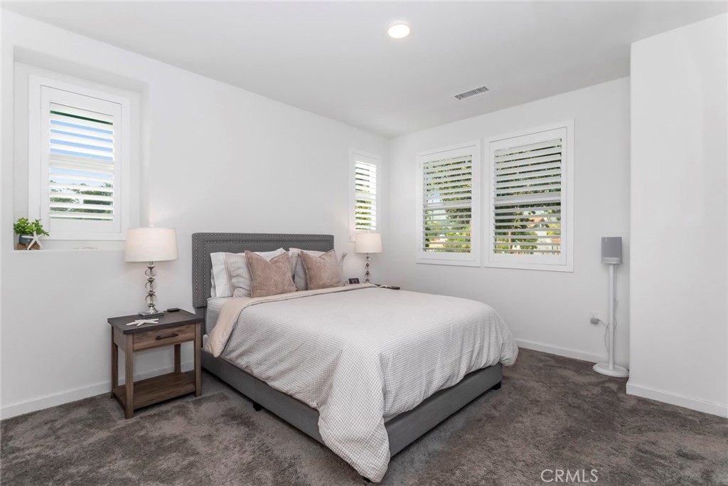 1530 E Thompson Boulevard