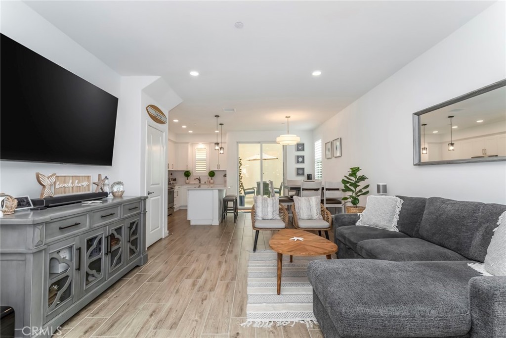 1530 E Thompson Boulevard