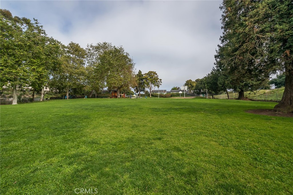 1530 E Thompson Boulevard