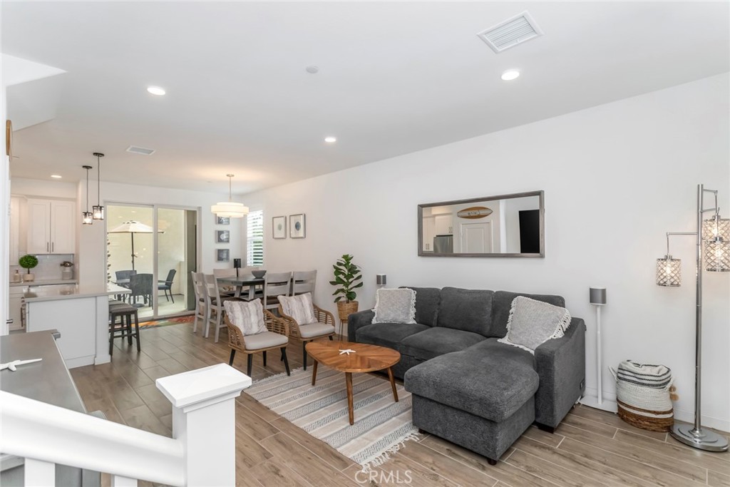 1530 E Thompson Boulevard