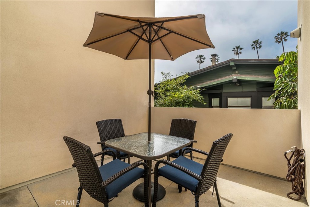 1530 E Thompson Boulevard