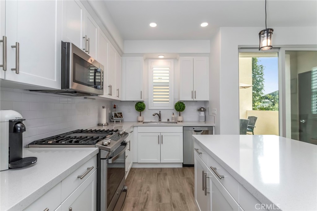 1530 E Thompson Boulevard