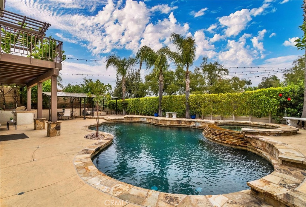 26010 Tennyson Lane