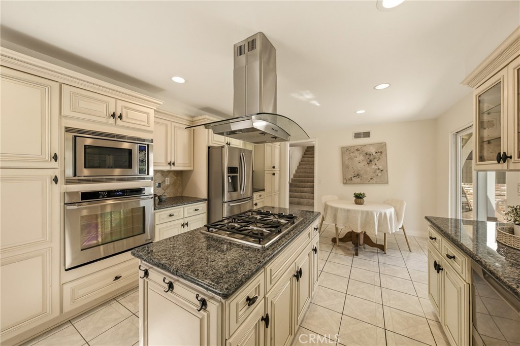 10865 Wystone