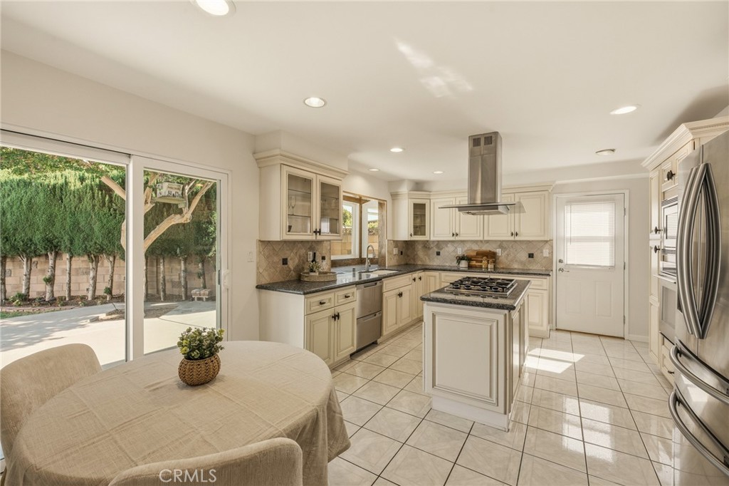 10865 Wystone
