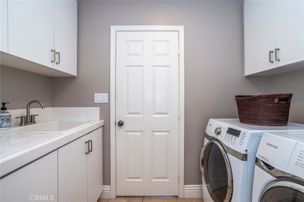 26876 Grey Place
