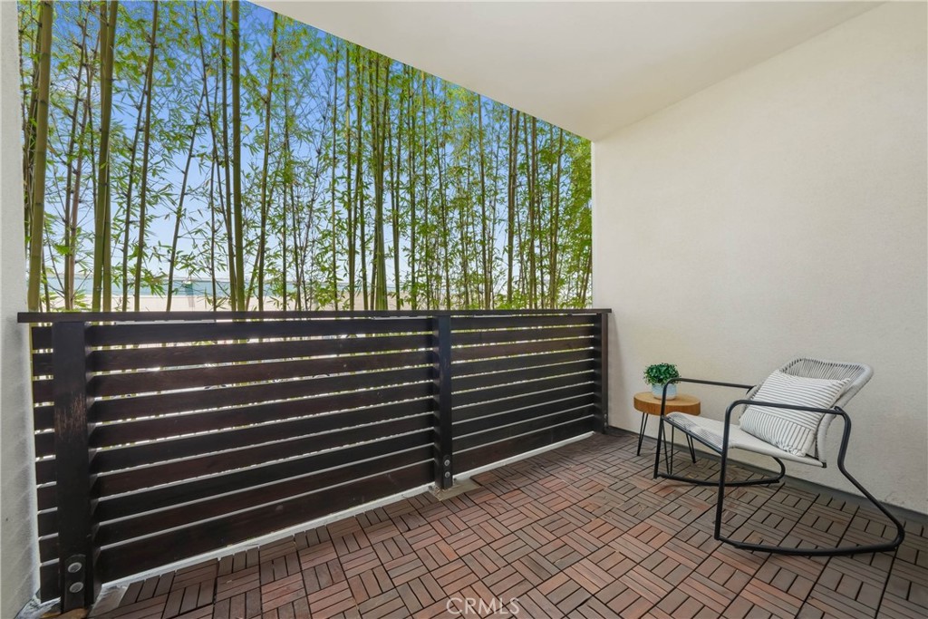 4140 Glencoe Avenue 202