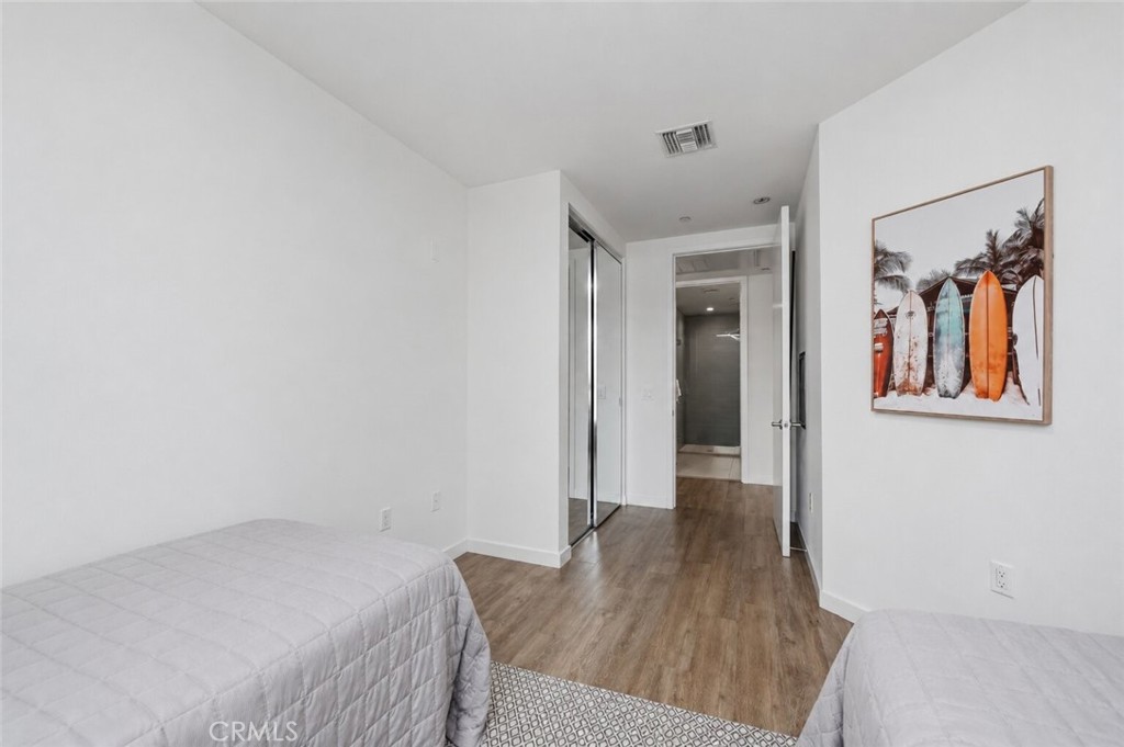 4140 Glencoe Avenue 202