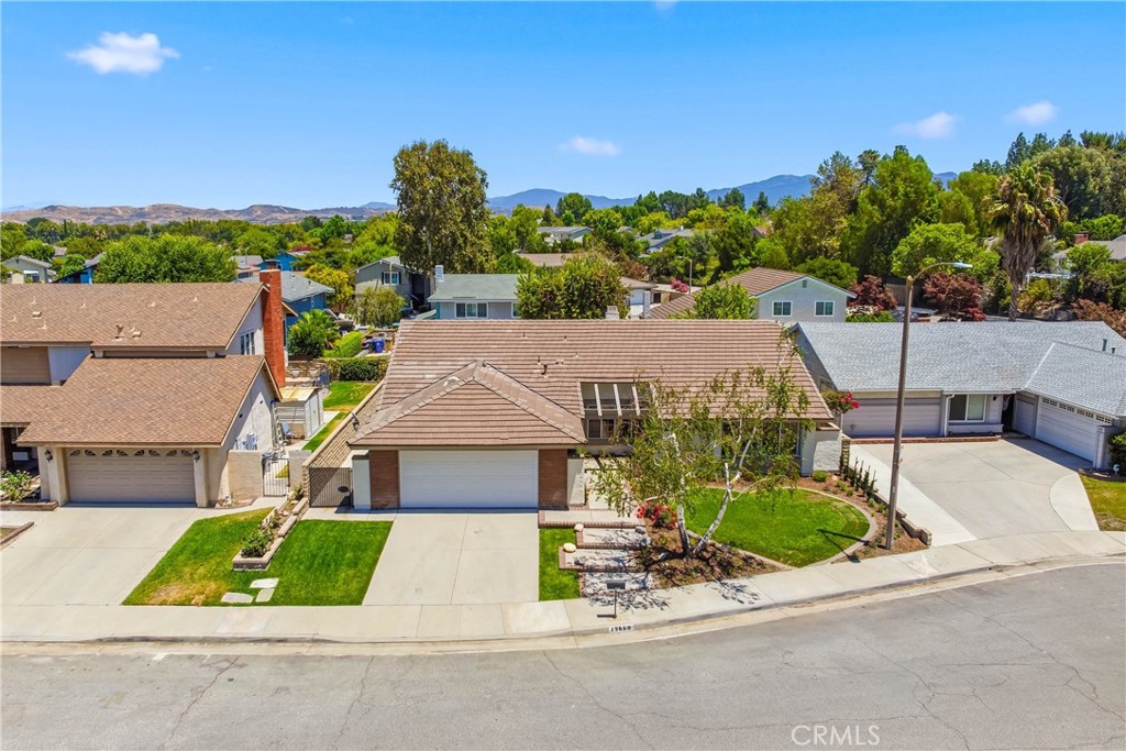 25660 Lochmoor Road