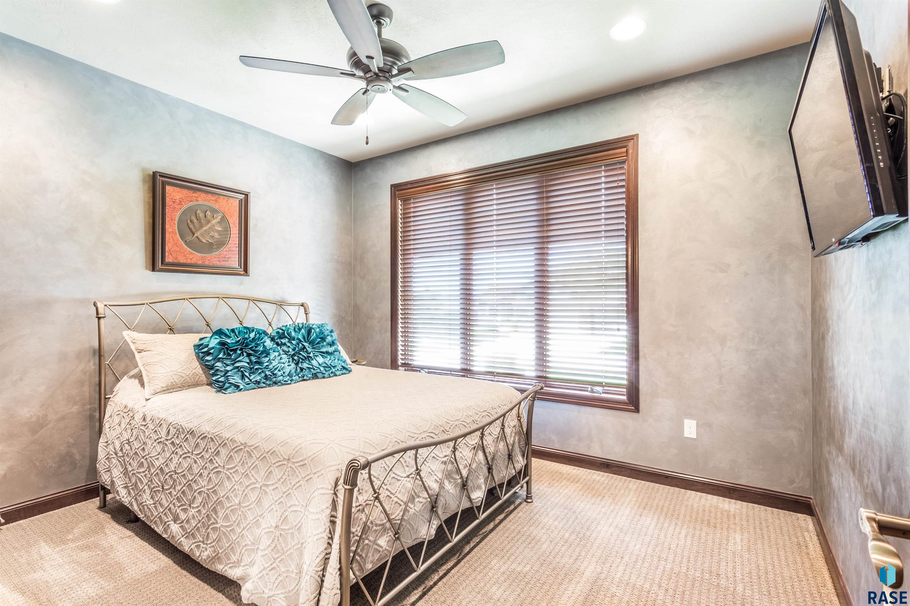8000 S Sunny Oak Cir