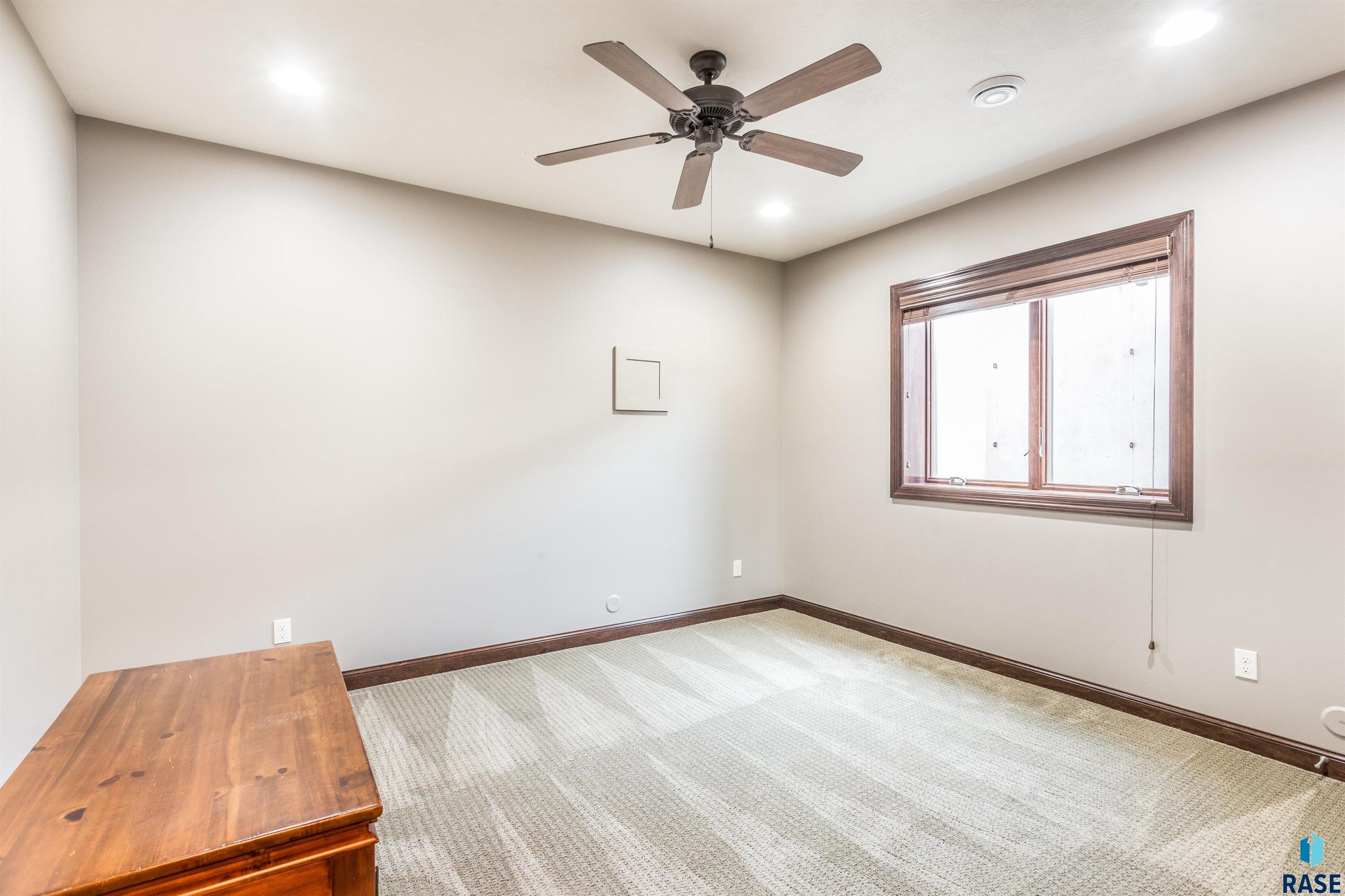 8000 S Sunny Oak Cir
