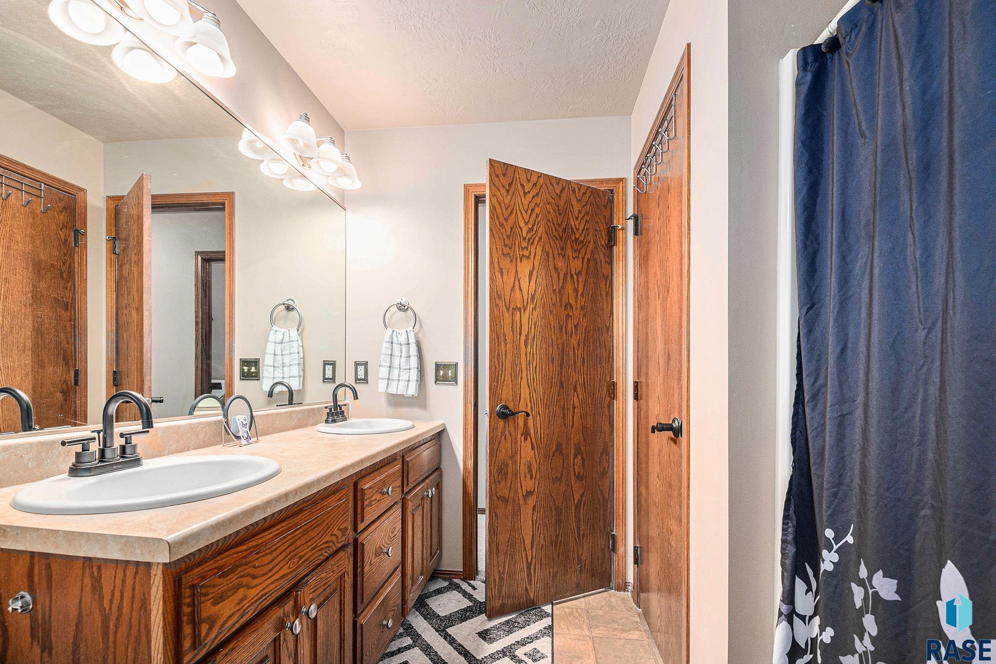 2900 E Kensington St Unit: 1
