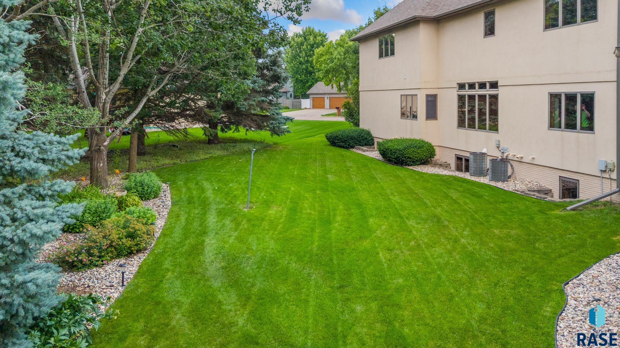 5008 S Pheasant Ln