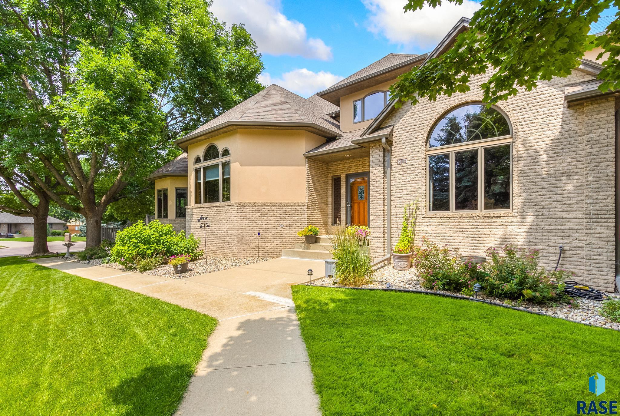 5008 S Pheasant Ln