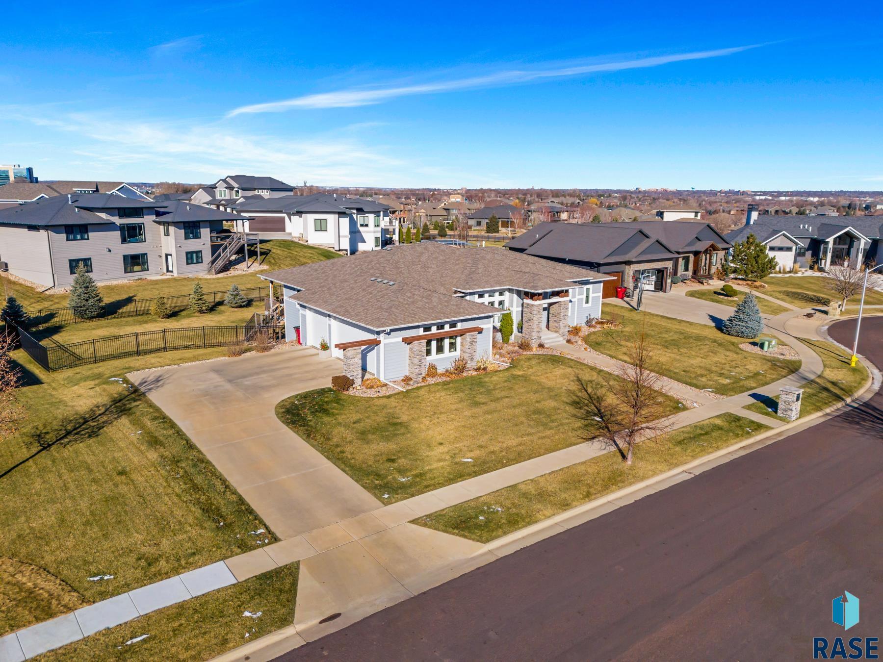 6809 S Jovan Cir