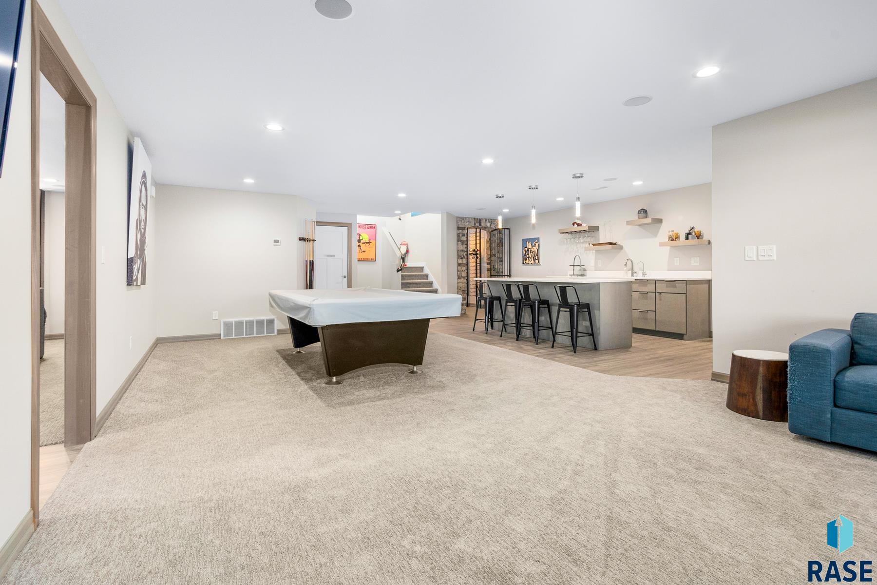 6809 S Jovan Cir