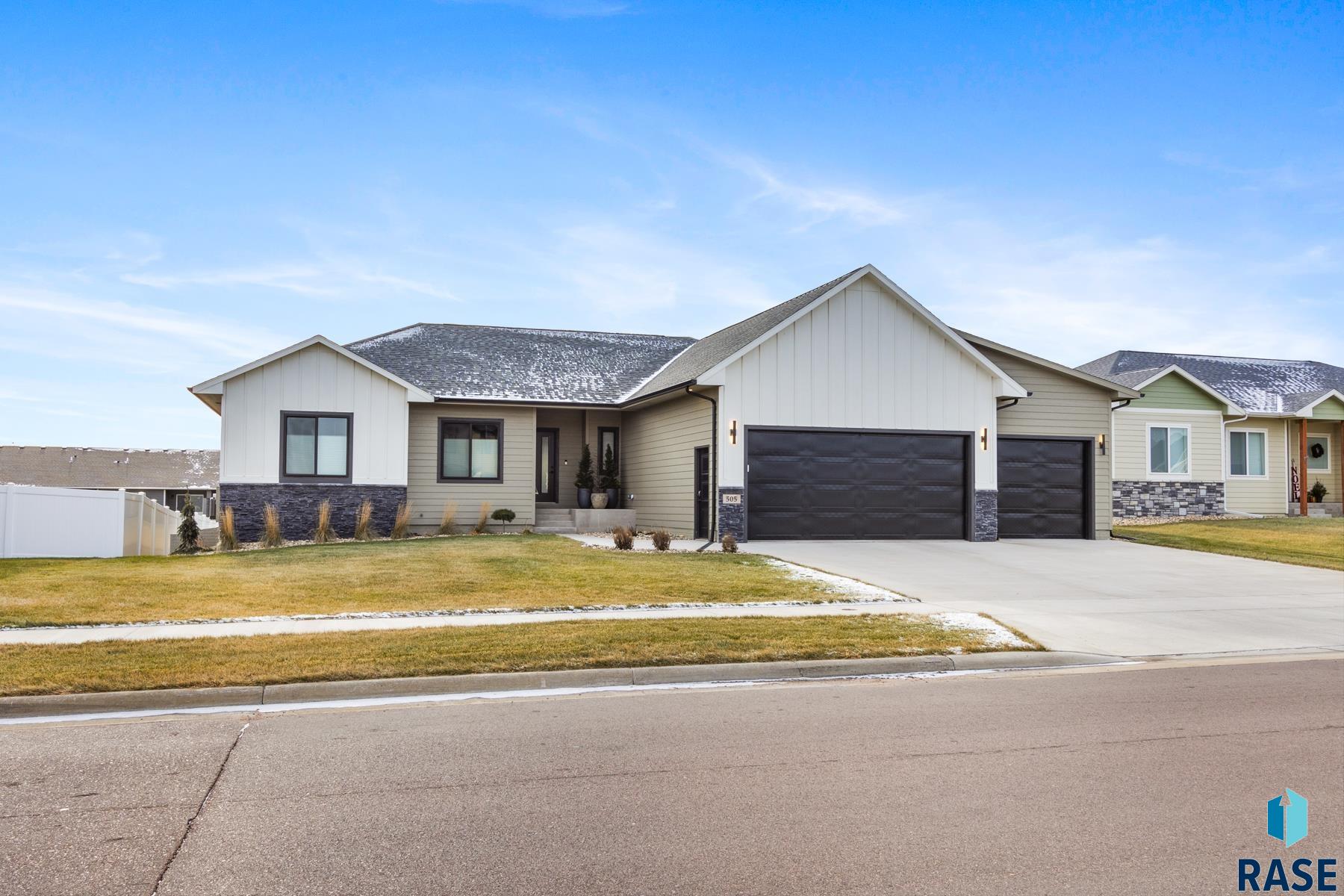 505 E Mary Moore Dr