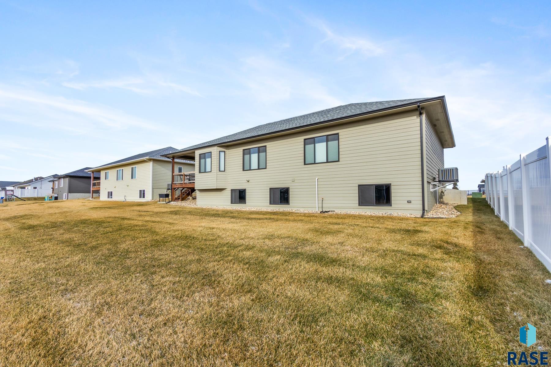 505 E Mary Moore Dr