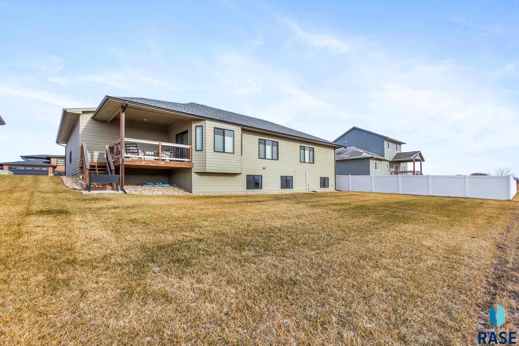 505 E Mary Moore Dr